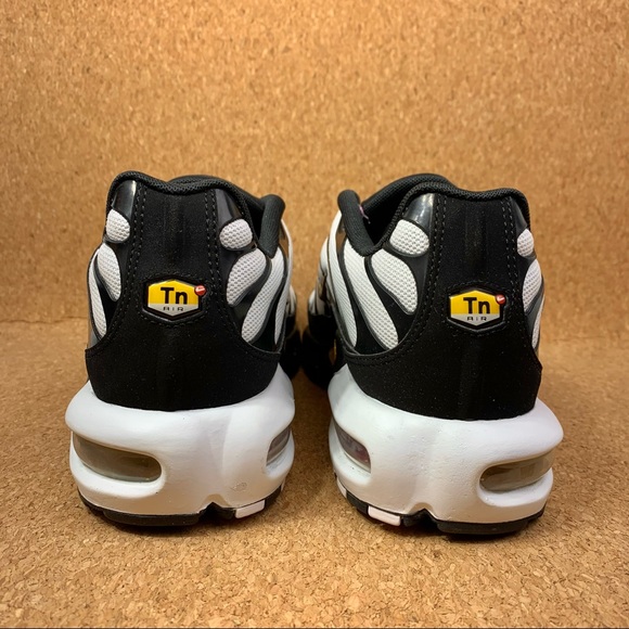 Nike Air Max Plus White Black Metallic Gold Men's Shoes - Picture 5 of 8
